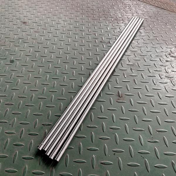 304 Grade 88 Stainless Steel Round Bar Rod Polished 600mm For Decoration