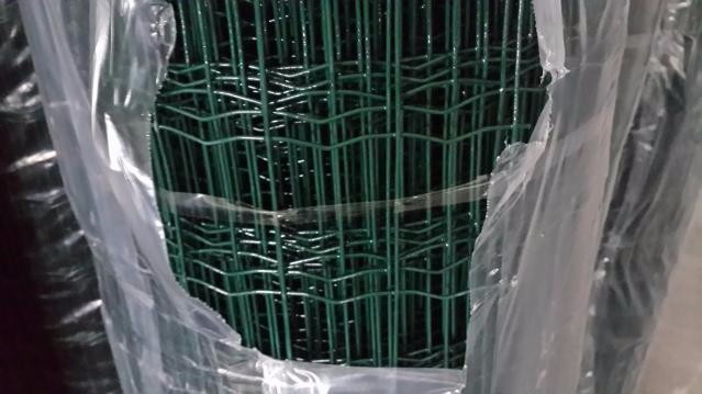 Galvanized+PVC Coated 50x50mm Mesh Size 10m-100m Roll Length Welded Wire Fence and Euro Wire Mesh Fence