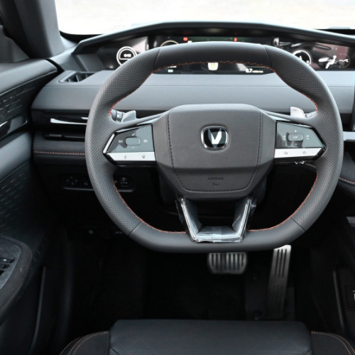 Chang автомобиль хэтчбека автомобиля бензина седана превосходной версии 1.5T UNI-V 2022 компактный