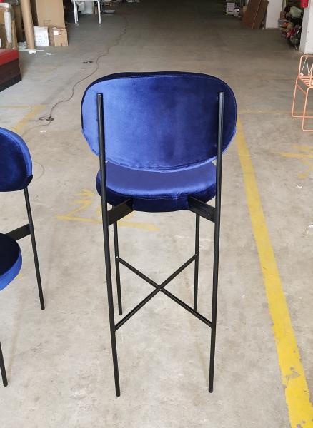 Elegant Iron Metal Base Navy Blue Fabric Bar Chair for Club Bar