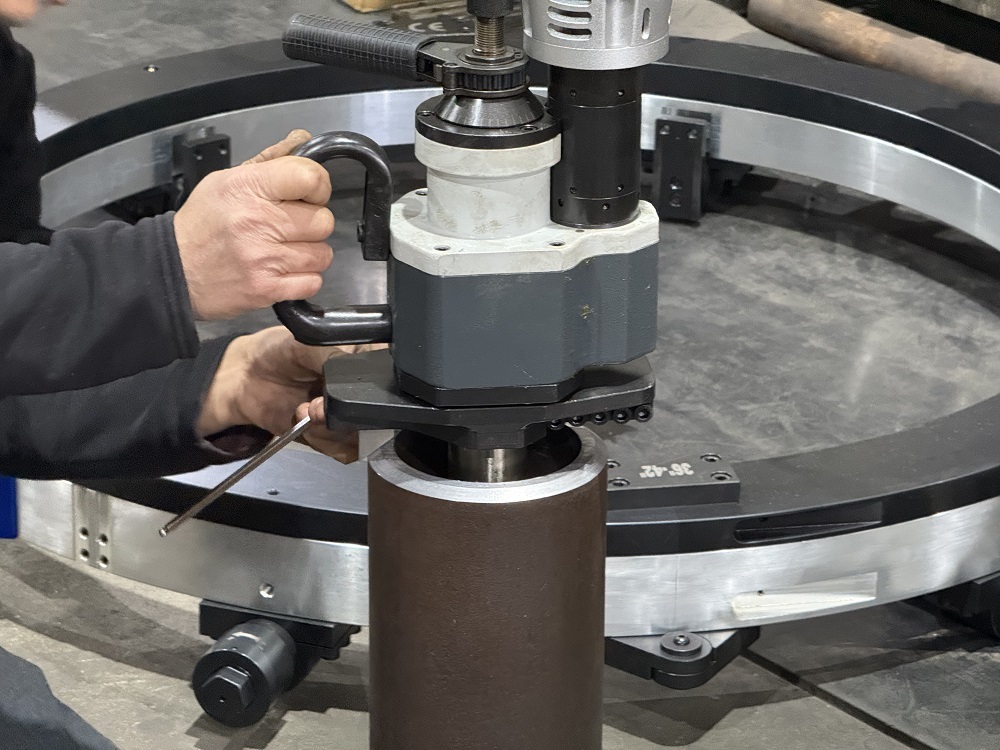 Y Pipe Beveling Machine ISY-150 to 850 ID 60-820mm