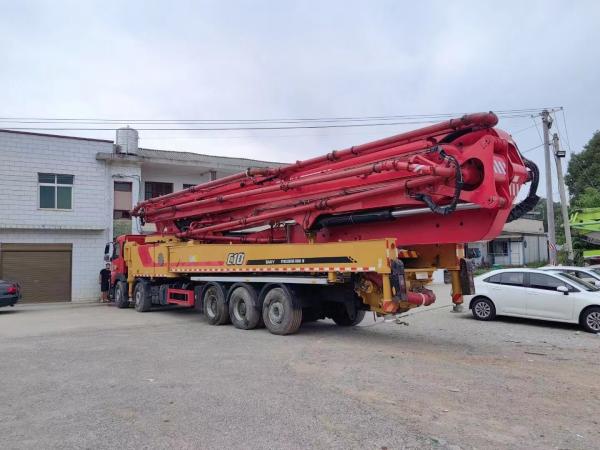 1400 mm Hauteur d'alimentation 62m Volvo Chassis Pompes montées sur camion pour équipement de construction