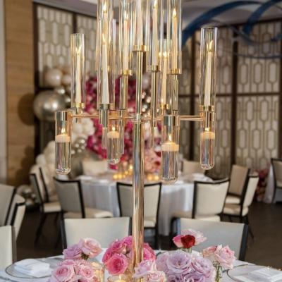 ZT-530 luxo metal candelabros de ouro com porta-velas flutuantes chaminé de vidro para decoração de mesa de casamento