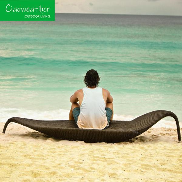 Coupe pas de la piscine extérieure Leaf Design imperméable à l'eau épais cadre en aluminium PE rotin Handwoven chaise de lit solaire lit fauteuils roulants