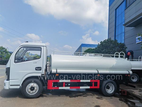 Dongfeng Captain RHD 5T Stainless Steel Water Tanker Truck 8000 Liter For Food Grade
