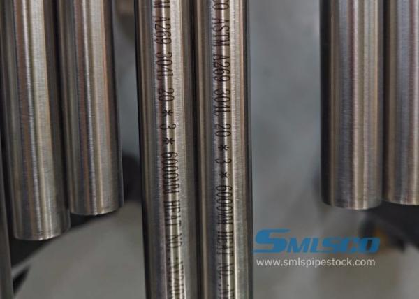 Tube sans soudure poli TP304L ASTM A269 pour l'automobile