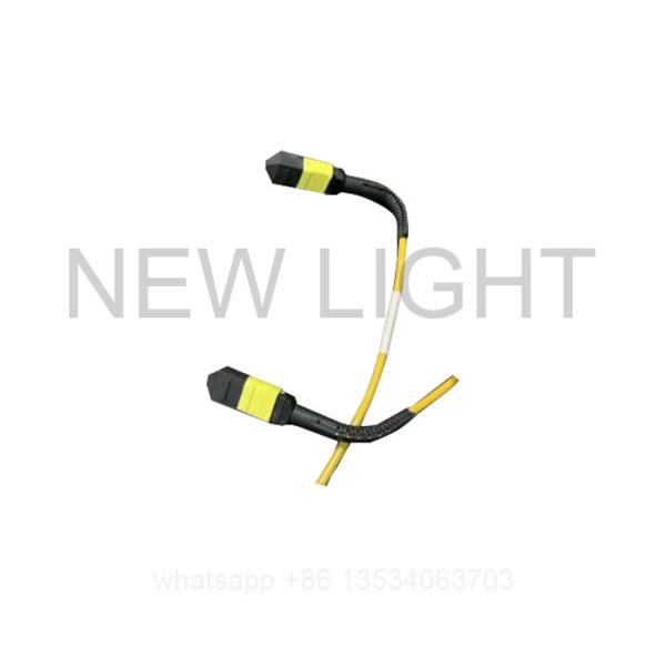 Составленный привязывая прыгун волокна 40G 100G 1300nm MM MTP