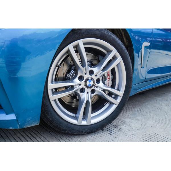 Сплав BMW большой тормозной комплект для 4 серии 18-дюймовый автомобильный обод спереди и сзади 4 поршневой тормозной комплект автоматическая тормозная система