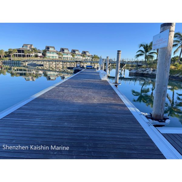 Customizable Yacht Floating Dock with 6061 Aluminum Alloy and 250kg Load Capacity for Marine Applications