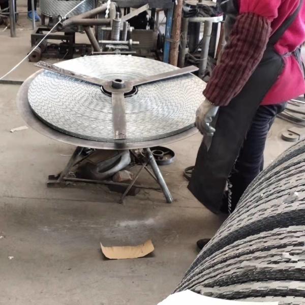 Hot Dip Galvanized Barbed Wire Concertina Coil Bto-22 / Cbt-65