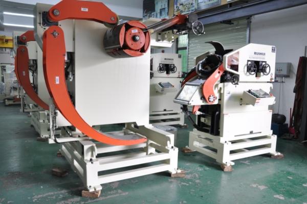 O metal que processa o alimentador do Straightener de Decoiler para a bobina alinha o fabricante