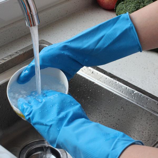 Голубым длинным перчатки выровнянные стадом резиновые смещают сопротивление для домашней чистки