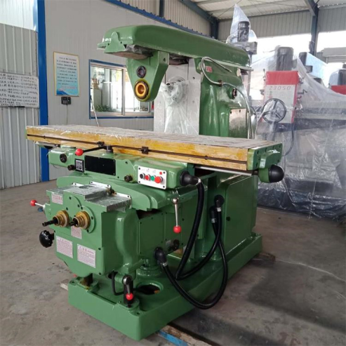 X6132 Universal Knee Type Milling Machine Horizontal Turret Mill For Metal Cutting