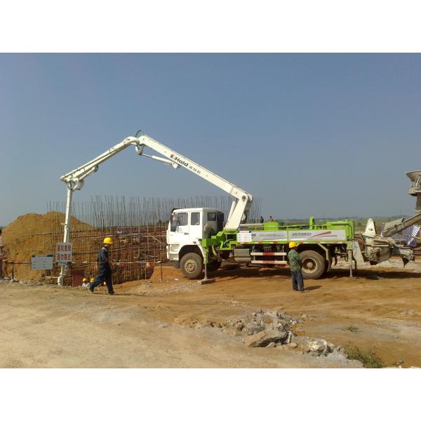 18m Truck mounted Concrete Boom Pump , Concrete Boom Pump Truck Fast Speed