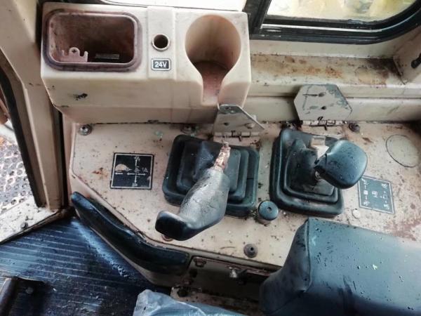 Caterpillar D8R Second Hand Bulldozer Made In USA 2005 Year Original Color
