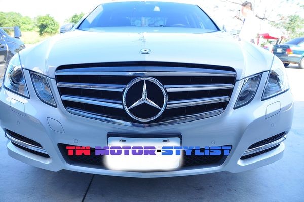 Решетки спорта BENZ W221 черные Frameless