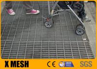 25x3 soldou a barra que raspa a placa de grade do metal 800x1000 para a passagem da plataforma