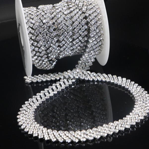 1.5cm Wide Silver Rhinestone Necklace Copper Material For Women Clothes ODM