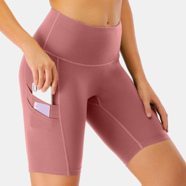 Женщины велосипед задействуя шорты с 3 шортами бортового кармана телефона бежать тренируя