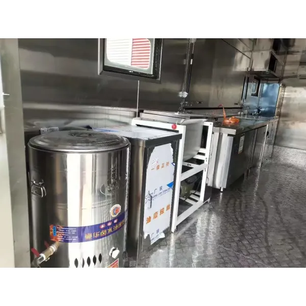 Professional-Grade Dongfeng 6X6 off-Road Self-Propelled Kitchen Vehicle Motorhome