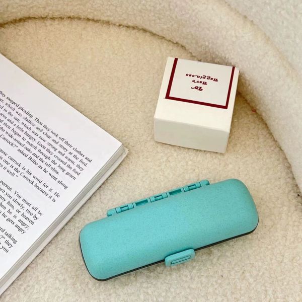 JH Medibox Customized Logo Wheat Straw Dispenser Container 7-Day Pill Box for Alzheimer Patients Medicine Case Promotion