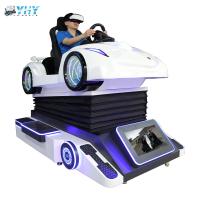 Realidade virtual do movimento completo que compete o carro do simulador para o shopping