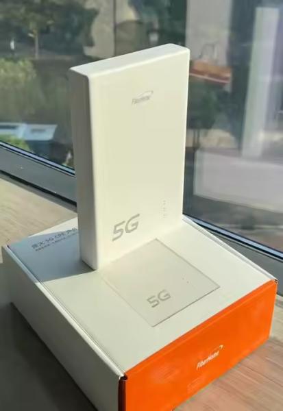 New Unlocked LG6121D 5G Outdoor CPE Router With Sim Card Slot IP67 2.5G Gigabit Port 5G NR 4G LTE Outdoor Modem Power