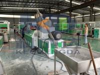 Machine d'extrusion de profilés en PE en PVC ligne de production automatique de profilés de porte en bois plastique
