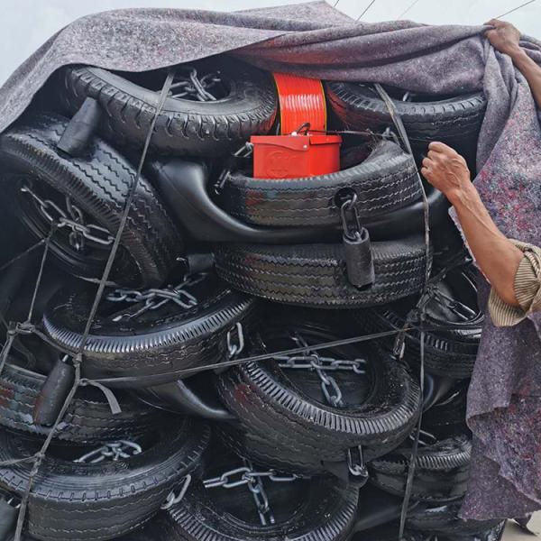 2.5*4m ISO Inspection Standard Hydro Pneumatic Yokohama Rubber Fender With Black Tyres