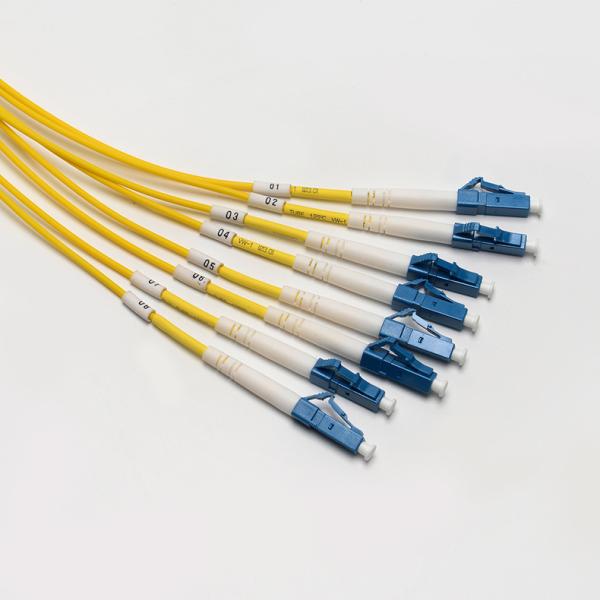 8 Cores MPO Multimode Elite Breakout Cable Female To LC Duplex MTP MPO Patch Cord For 4G/WiFi/FTTH/3G/GSM/GPRS Network