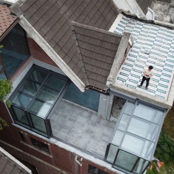 Customized Modern Design Retractable Glass Sunroom Enclosure Prefabricated Wall Mounted Roof Exterior Foldable House Style