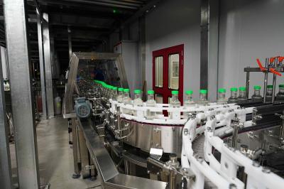 Système de transport de bouteilles pour 18 000 BPH