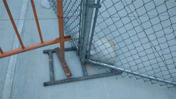 chain link temporary construction fence panels 6FT X 10F Mesh 2 3/8  x 2 3/8 ( 60mm x 60mm ) x 12 gauge wire