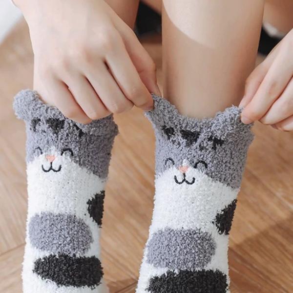 Des chaussettes chaudes d'hiver, des chaussettes en peluche.