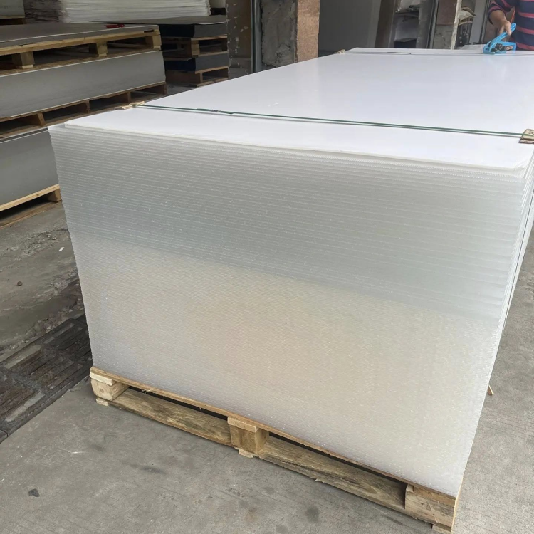 Translucent Plastic Acrylic Sheet 1220x2440mm 4*8 Ft For Displays