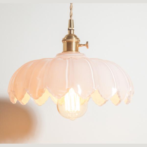 Luminous Flux 110lm Vintage Flower Loft Drop 20cm Glass Pendant Light