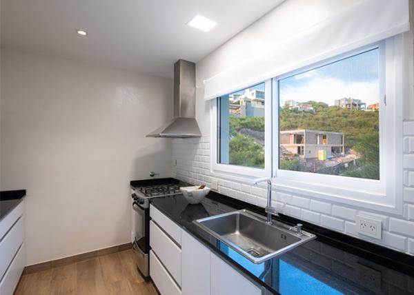 El chalet prefabricado ligero de la casa de marco de acero de la construcción rápida prefabricó la casa prefabricada de Real Estate de las casas