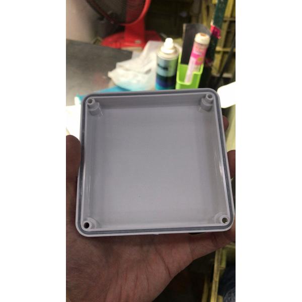 Полуавтоматическая коробка с соединениями для распределения клея с точностью и эффективностью 1%