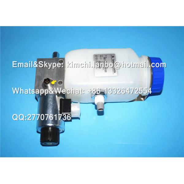 Roland700 oil metering pump 2 holes roland machine parts printing machine parts