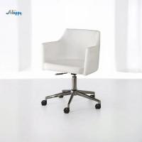 Chaise de travail pivotante rembourrée moderne avec bras élargis pour le bureau intérieur en blanc