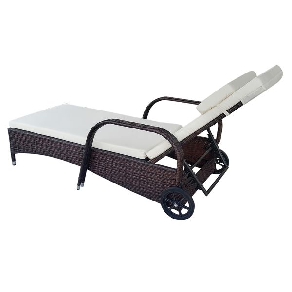 Leisure Outdoor Rattan Double Sun Bed Rattan Wicker Chaise Lounge Poolside Style Modern Furniture Sunbed with Wheels