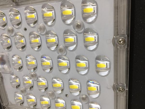 a luz de rua solar conduzida fundiu o controle esperto do sensor de alumínio das microplaquetas 160-170lm/w microwave/PIR de 10-80w Lumileds Luxeon 5050