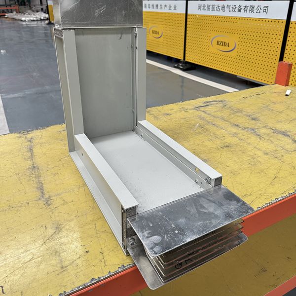 Système de barre omnibus électrique dense en aluminium de type sandwich 400-5000A, taille personnalisable