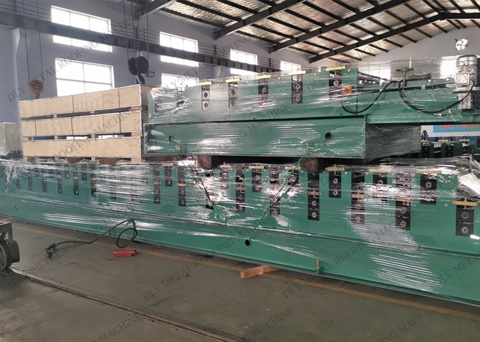 Крен панели крыши и стены двойника PLC формируя машину 1250mm 380V