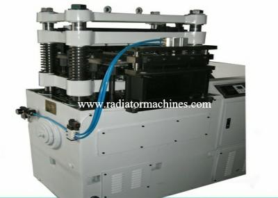 Carimbando a aleta de alumínio do radiador faça à máquina a aleta lisa 500mm máximos de 120 SPM largos