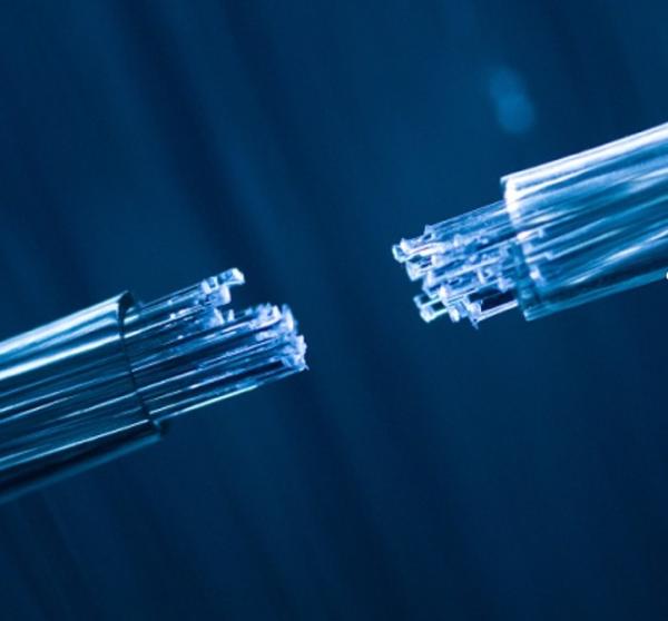 Cable FTTH intérieure à mode unique résistant aux intempéries (1-12 cœurs)