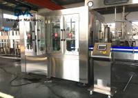 La boisson d'énergie de boisson non alcoolisée a carbonaté des bouteilles à l'heure de la machine à emballer 11000