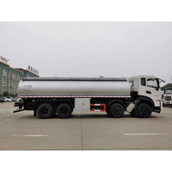 Camion de ravitaillement Howo 8 * 4 35 000L de China National Heavy Duty Truck