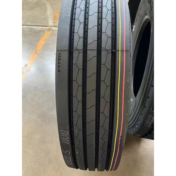 1200R20 HEAVY DUTY TRUCK TIRE
