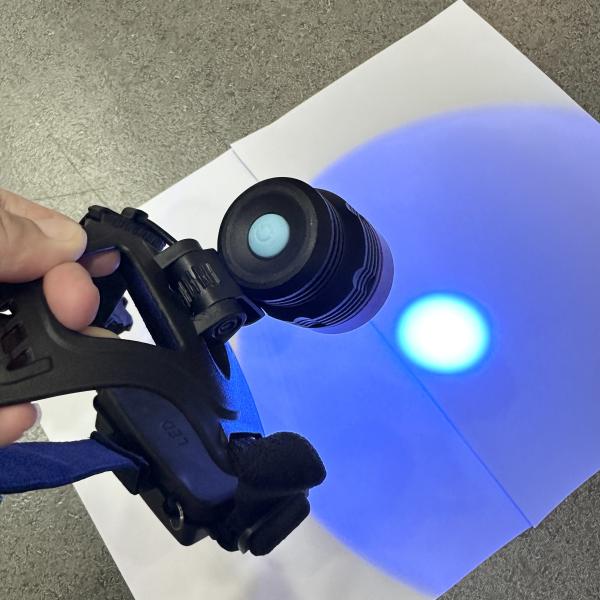 40 × 38 mm Lámpara UV ajustable de longitud de onda máxima para el uso de la cabeza y el casco